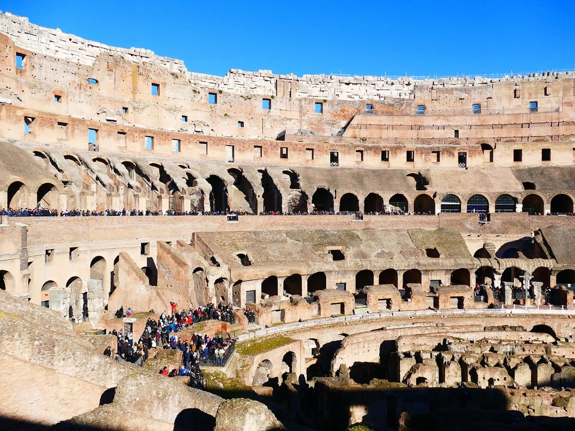  Colosseum Guided Tour with Roman Forum and Palatine Hill
